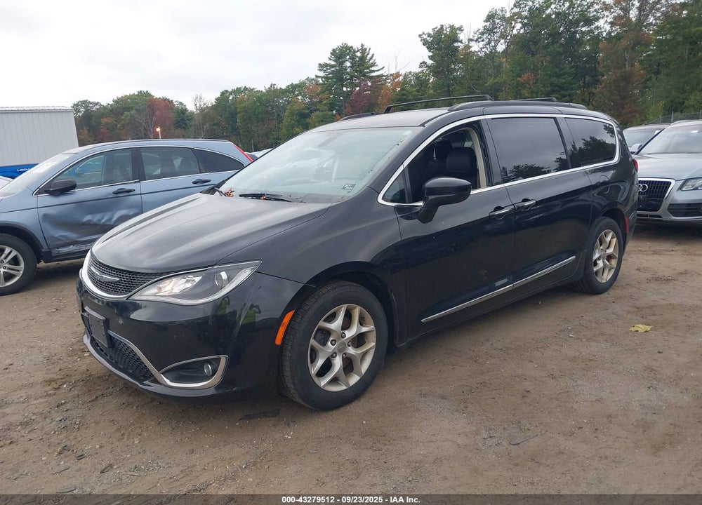 2017 CHRYSLER PACIFICA TOURING L VIN: 2C4RC1BG2HR594588