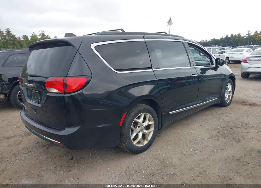 2017 CHRYSLER PACIFICA TOURING L VIN: 2C4RC1BG2HR594588