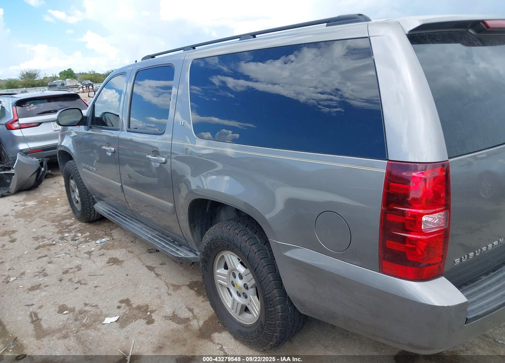 2008 CHEVROLET SUBURBAN 1500 LT VIN: 1GNFC16J88J220734