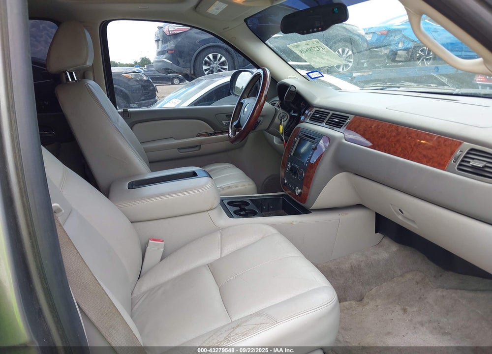 2008 CHEVROLET SUBURBAN 1500 LT VIN: 1GNFC16J88J220734