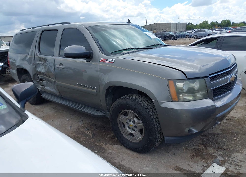 2008 CHEVROLET SUBURBAN 1500 LT VIN: 1GNFC16J88J220734