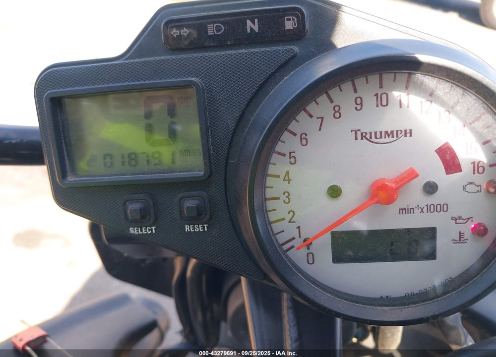 2000 TRIUMPH MOTORCYCLE TT600 VIN: SMT800GE6YJ106478