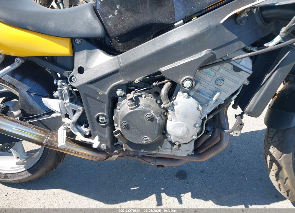 2000 TRIUMPH MOTORCYCLE TT600 VIN: SMT800GE6YJ106478
