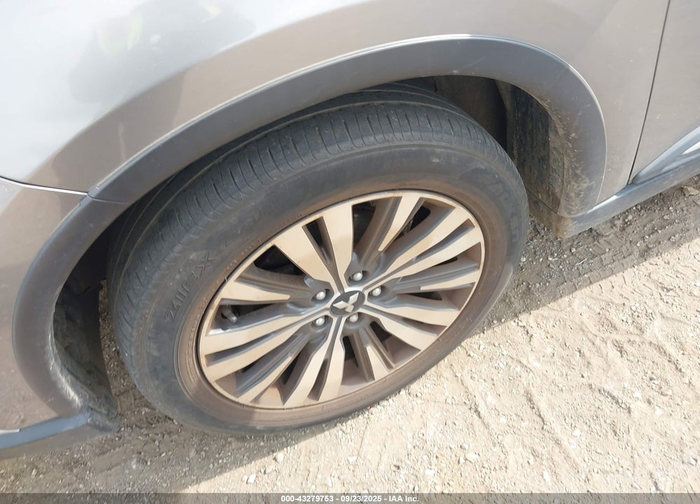 2020 MITSUBISHI OUTLANDER ES 2.4 VIN: JA4AD2A33LZ048521