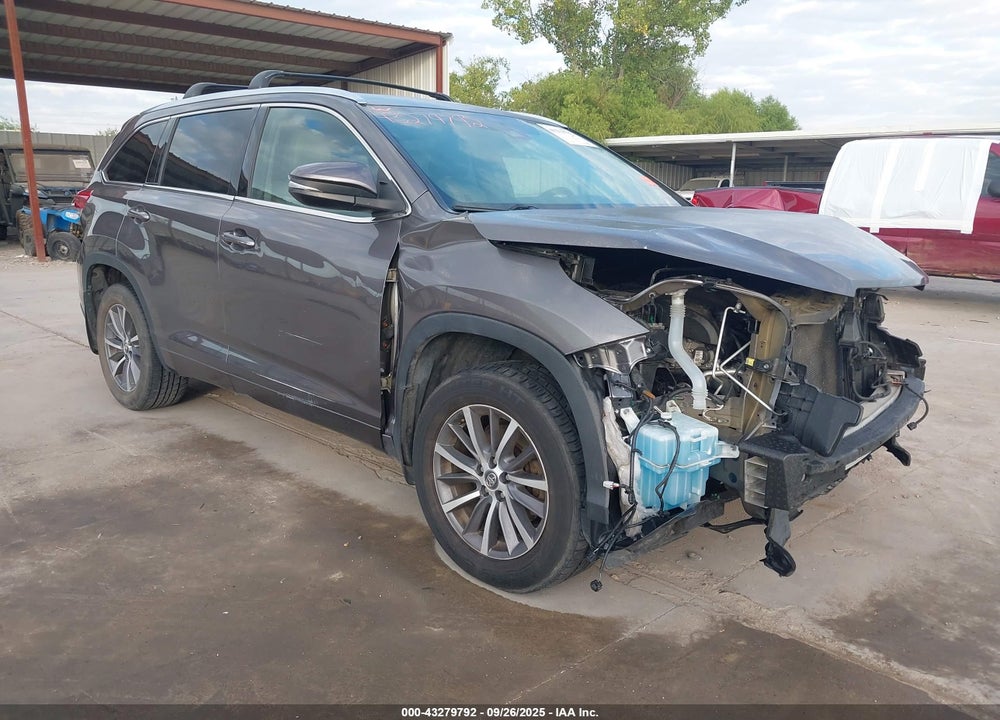2017 TOYOTA HIGHLANDER XLE VIN: 5TDJZRFH5HS405565