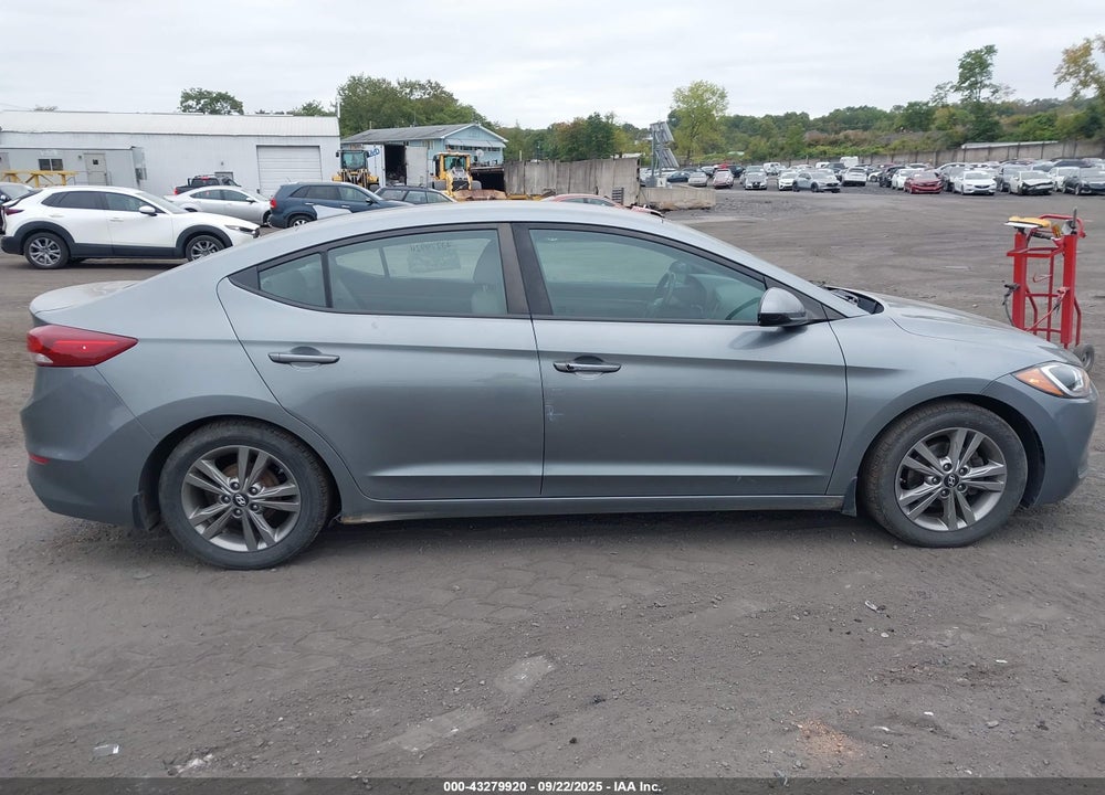 2017 HYUNDAI ELANTRA VIN: KMHD84LFXHU208243