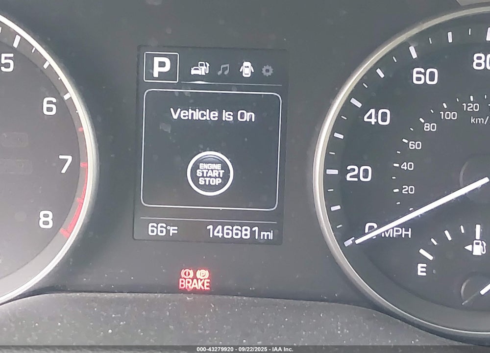 2017 HYUNDAI ELANTRA VIN: KMHD84LFXHU208243
