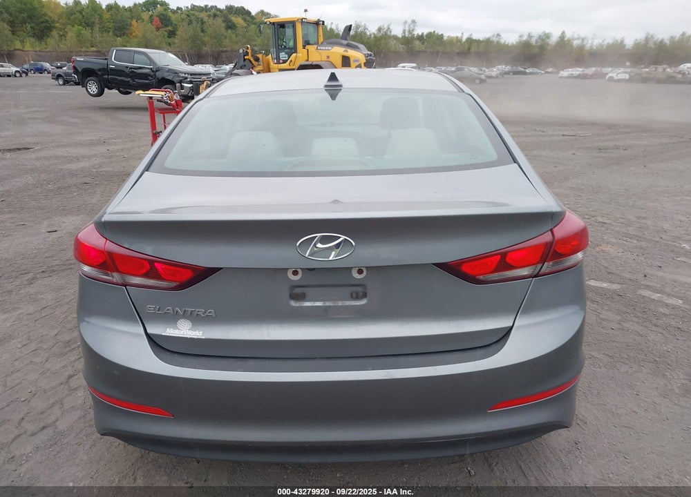 2017 HYUNDAI ELANTRA VIN: KMHD84LFXHU208243