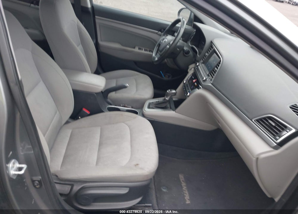 2017 HYUNDAI ELANTRA VIN: KMHD84LFXHU208243