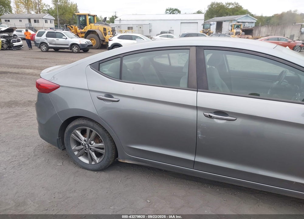 2017 HYUNDAI ELANTRA VIN: KMHD84LFXHU208243