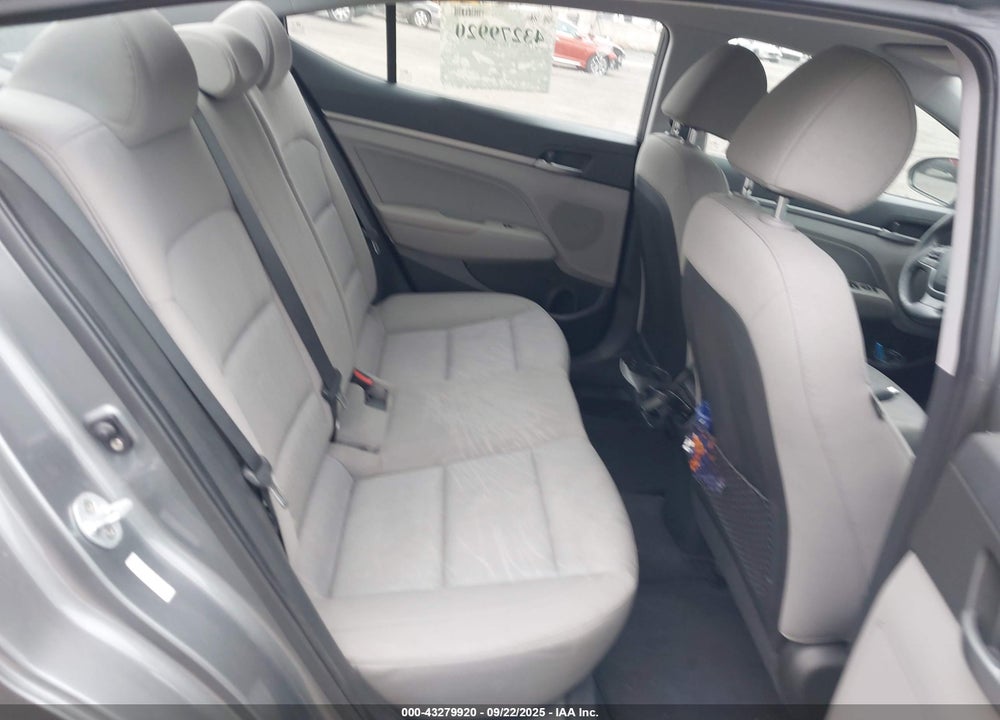 2017 HYUNDAI ELANTRA VIN: KMHD84LFXHU208243