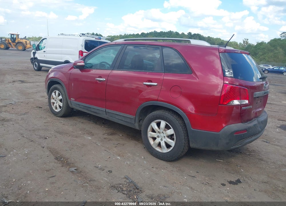 2011 KIA SORENTO VIN: 5XYKTCA13BG054205