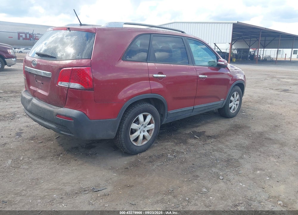 2011 KIA SORENTO VIN: 5XYKTCA13BG054205