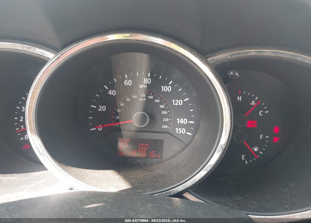 2011 KIA SORENTO VIN: 5XYKTCA13BG054205
