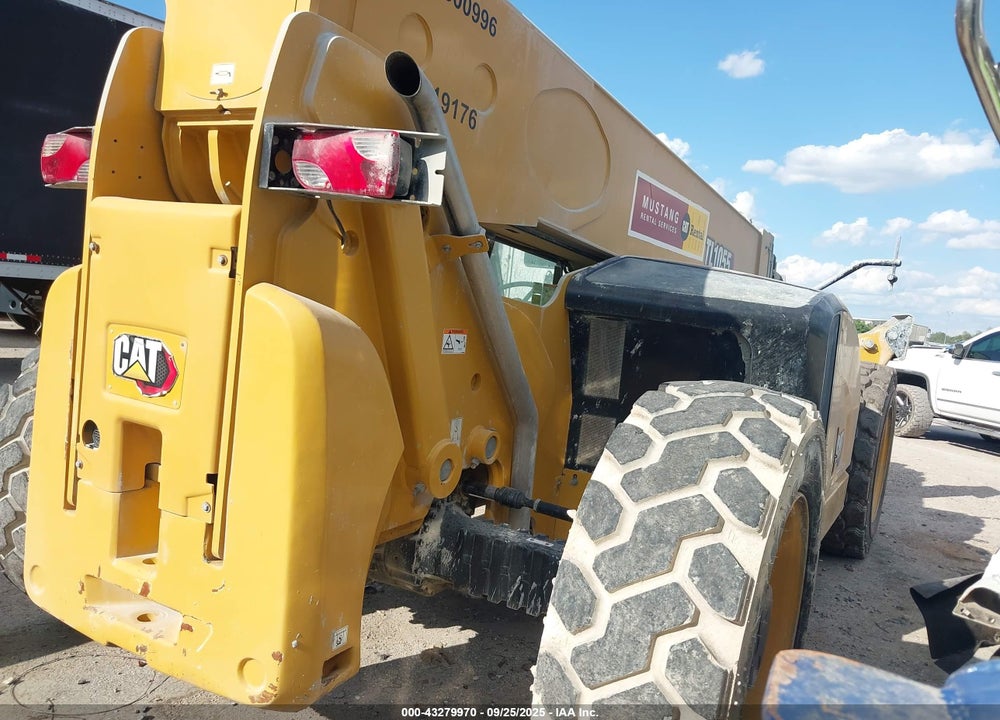 2023 CATERPILLAR TL1055 TELEHANDLER VIN: T7800996