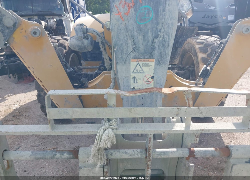 2023 CATERPILLAR TL1055 TELEHANDLER VIN: T7800996