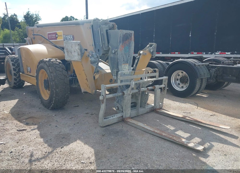 2023 CATERPILLAR TL1055 TELEHANDLER VIN: T7800996