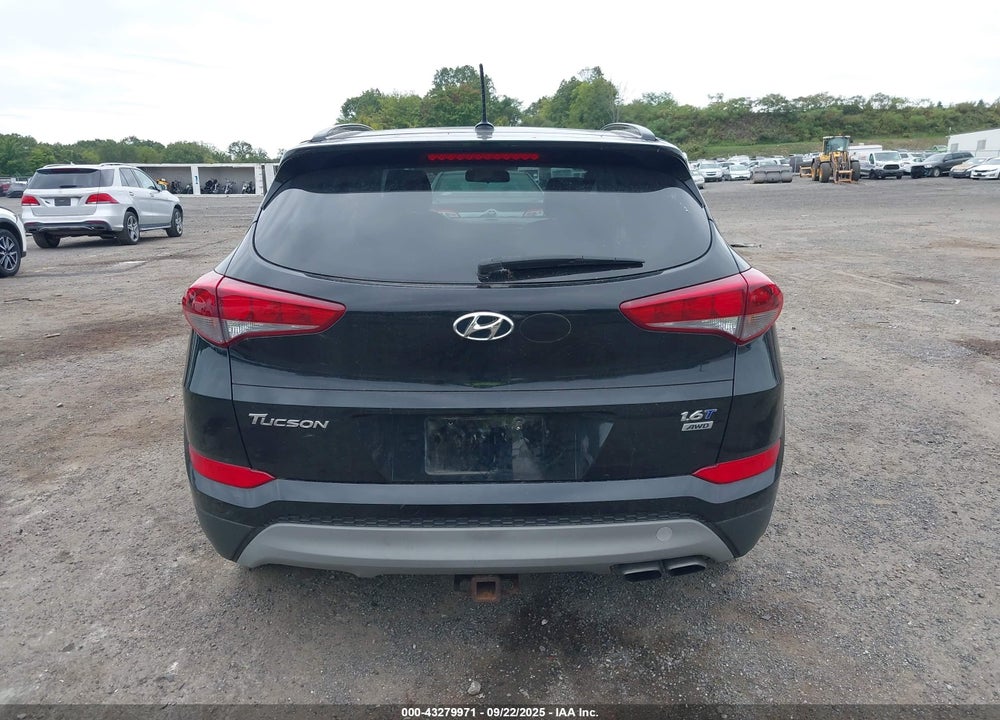 2017 HYUNDAI TUCSON VIN: KM8J3CA24HU451395