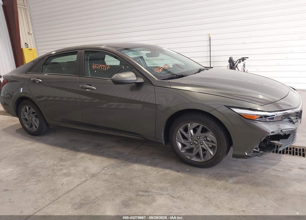 2024 HYUNDAI ELANTRA SEL VIN: KMHLM4DG3RU704551
