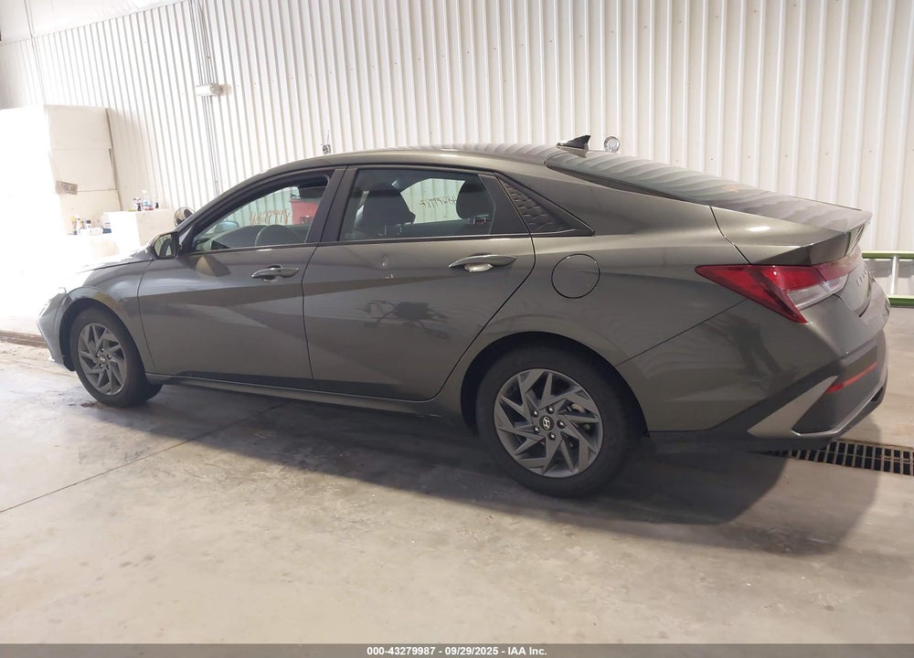 2024 HYUNDAI ELANTRA SEL VIN: KMHLM4DG3RU704551