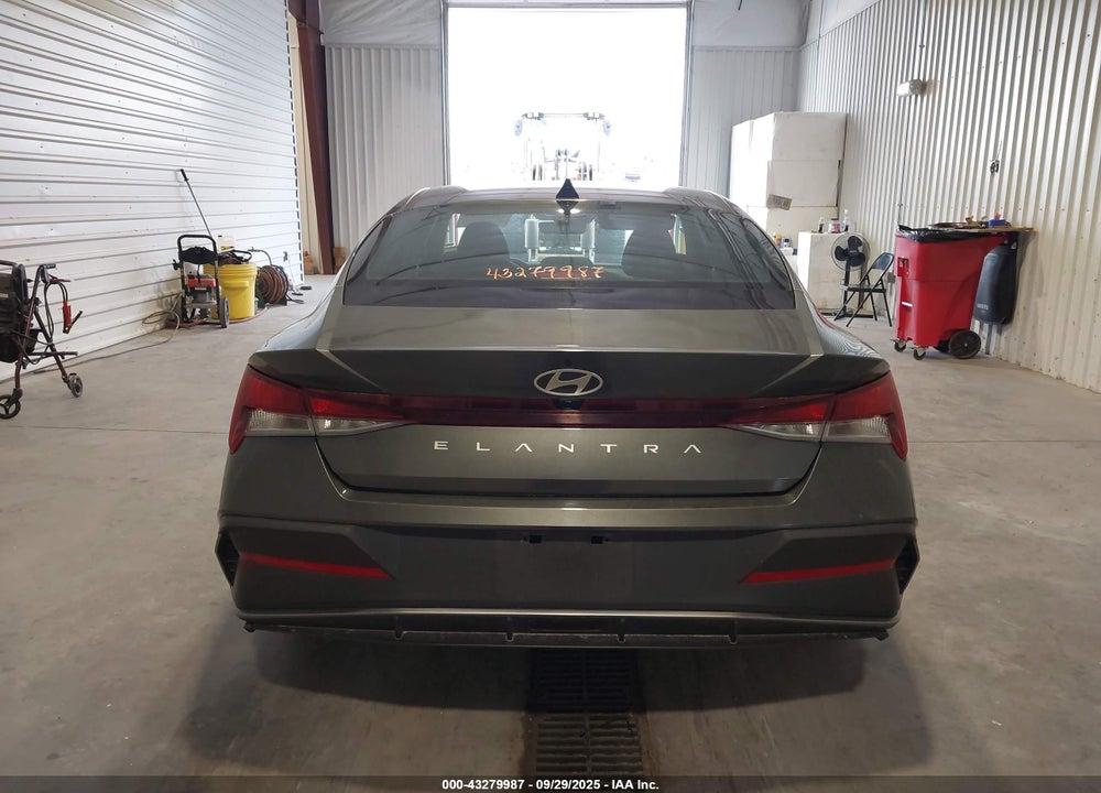 2024 HYUNDAI ELANTRA SEL VIN: KMHLM4DG3RU704551