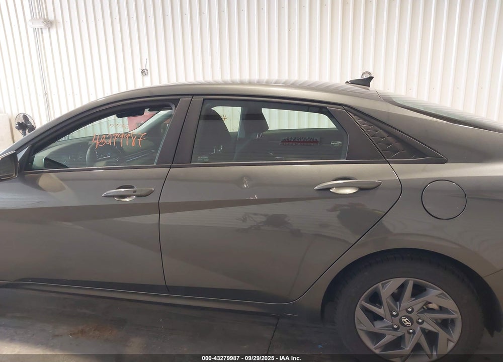 2024 HYUNDAI ELANTRA SEL VIN: KMHLM4DG3RU704551