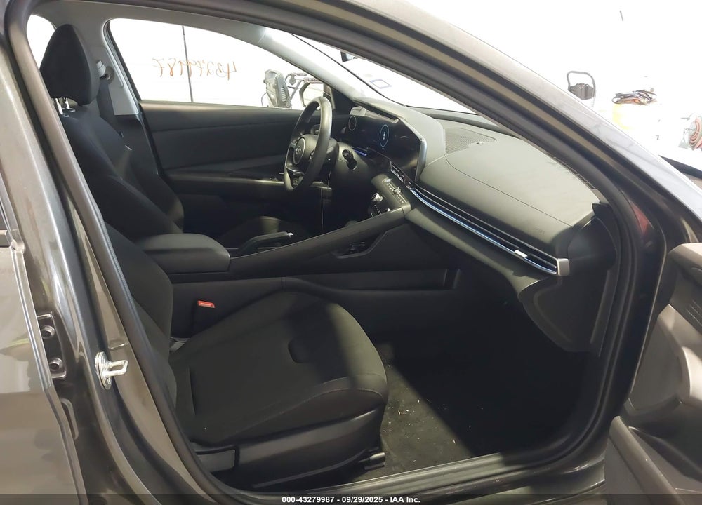 2024 HYUNDAI ELANTRA SEL VIN: KMHLM4DG3RU704551