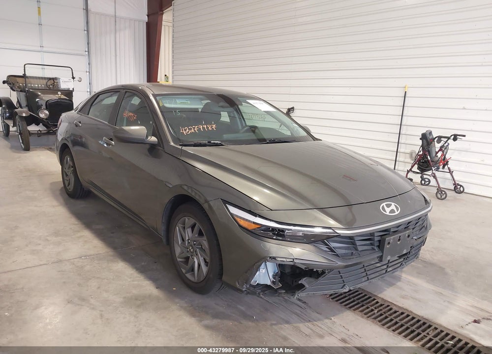 2024 HYUNDAI ELANTRA SEL VIN: KMHLM4DG3RU704551