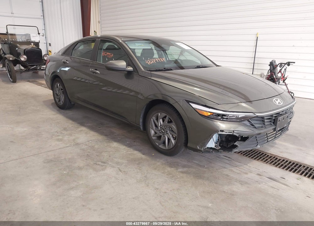 2024 HYUNDAI ELANTRA SEL VIN: KMHLM4DG3RU704551