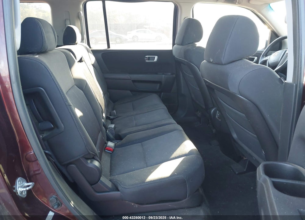 2010 HONDA PILOT VIN: 5FNYF4H43AB023923