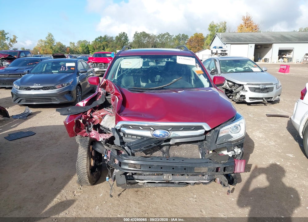 2018 SUBARU FORESTER VIN: JF2SJAWC2JH608507