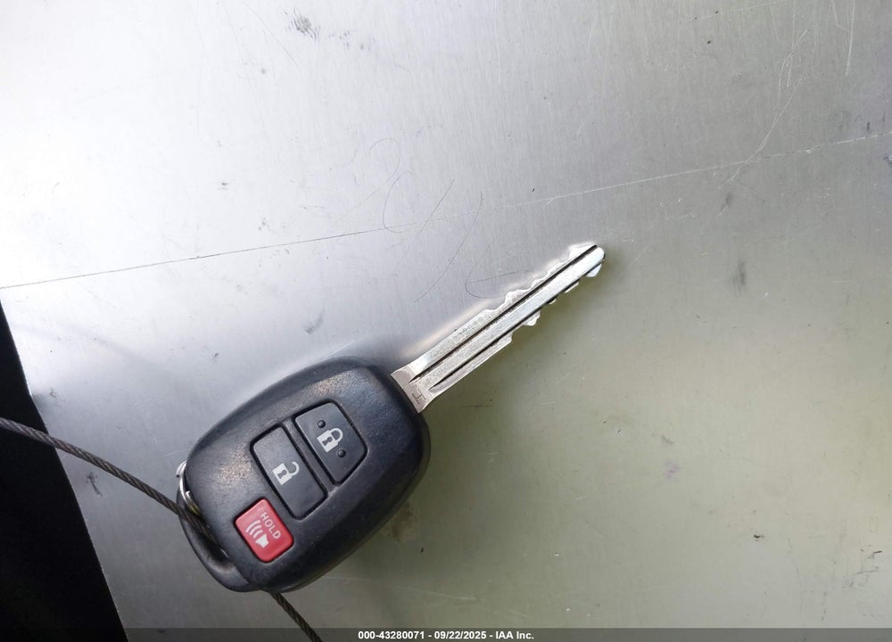 2015 TOYOTA RAV4 XLE VIN: 2T3WFREV5FW226315