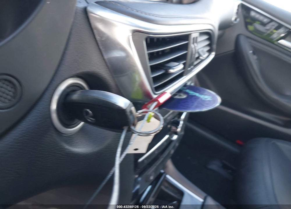 2017 INFINITI QX30 VIN: SJKCH5CP9HA040043