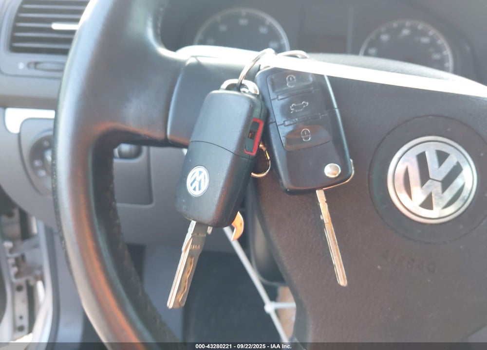2009 VOLKSWAGEN JETTA VIN: 3VWRJ71K59M031782