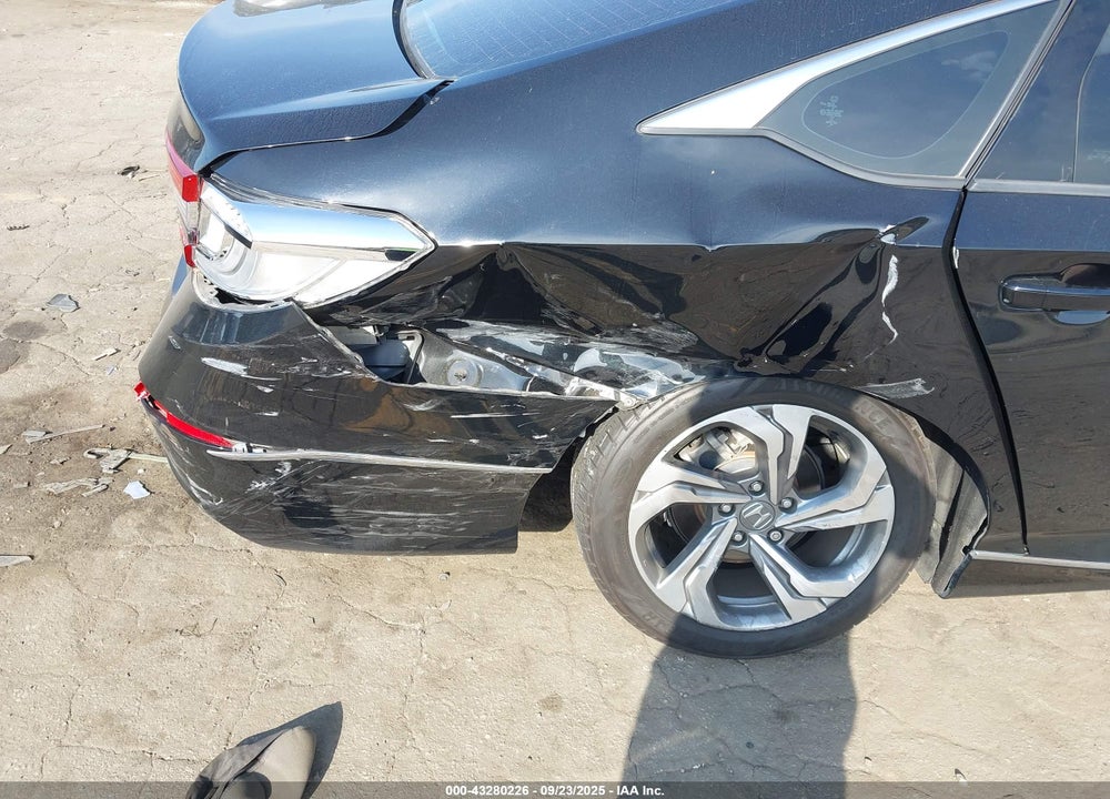 2018 HONDA ACCORD EX VIN: 1HGCV1F44JA092323