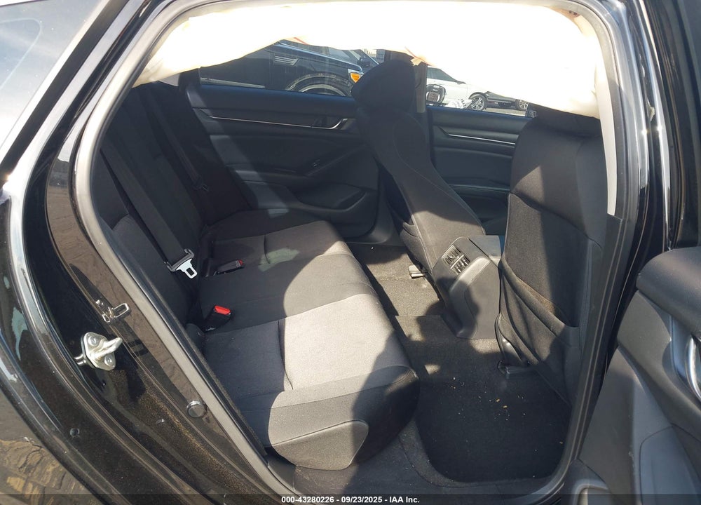 2018 HONDA ACCORD EX VIN: 1HGCV1F44JA092323