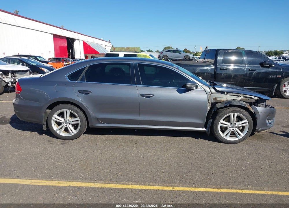 2014 VOLKSWAGEN PASSAT 2.0L TDI SE VIN: 1VWBN7A36EC057589
