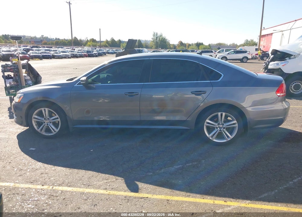 2014 VOLKSWAGEN PASSAT 2.0L TDI SE VIN: 1VWBN7A36EC057589