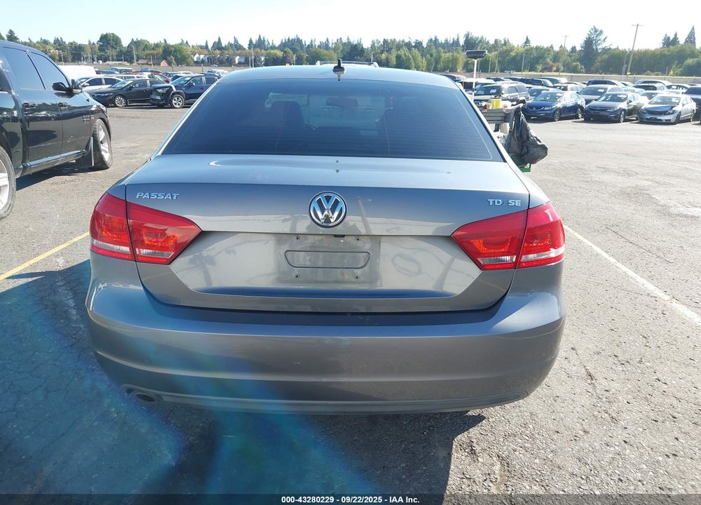 2014 VOLKSWAGEN PASSAT 2.0L TDI SE VIN: 1VWBN7A36EC057589