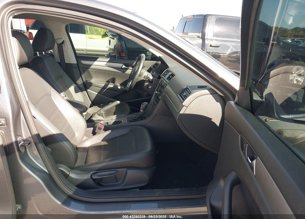 2014 VOLKSWAGEN PASSAT 2.0L TDI SE VIN: 1VWBN7A36EC057589