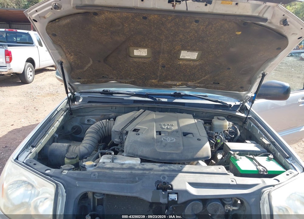 2005 TOYOTA 4RUNNER SR5 V6 VIN: JTEZU14R050048594