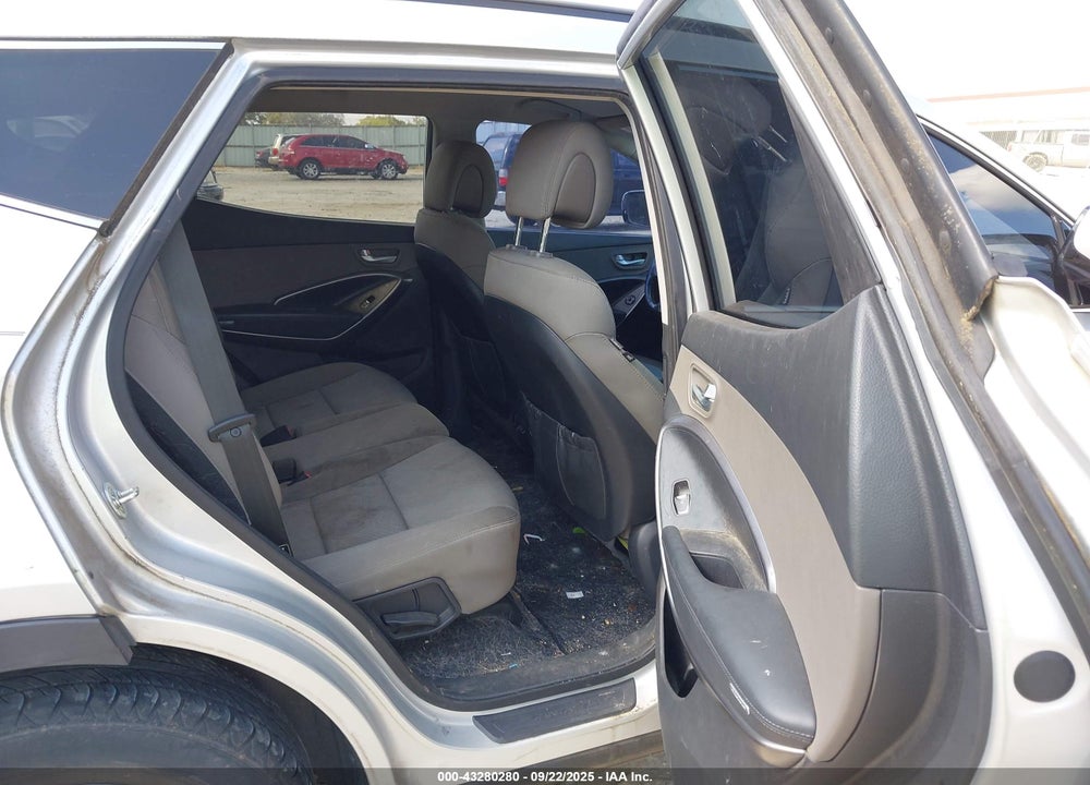 2014 HYUNDAI SANTA FE VIN: 5XYZU3LB1EG128842