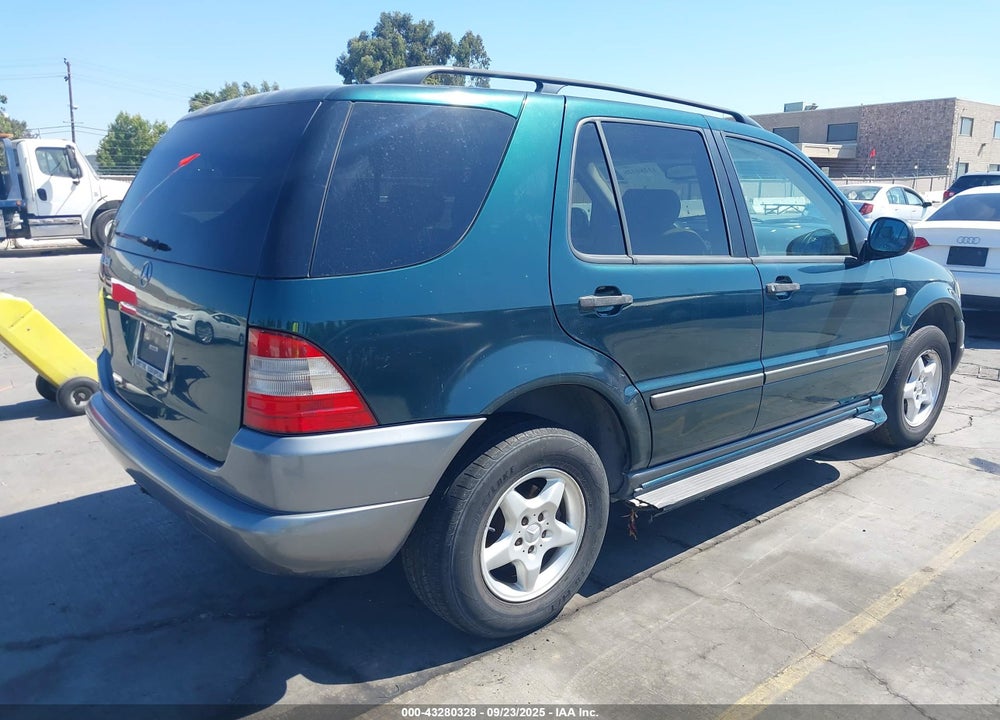 1999 MERCEDES-BENZ ML 320 VIN: 4JGAB54E2XA143646