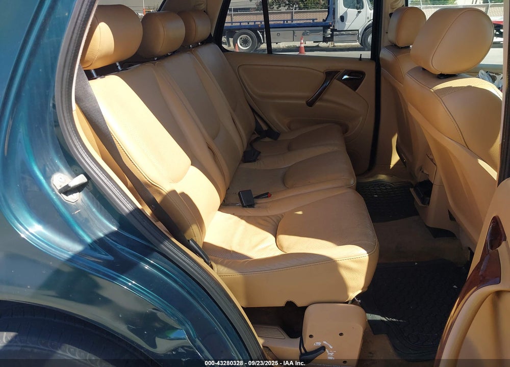 1999 MERCEDES-BENZ ML 320 VIN: 4JGAB54E2XA143646