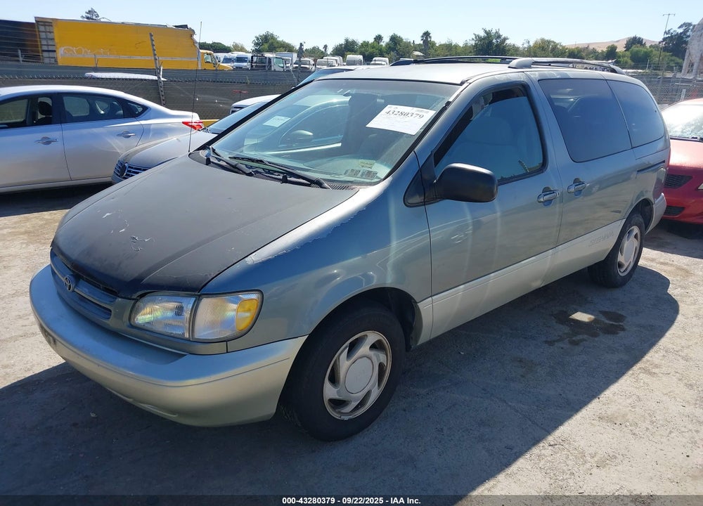 2000 TOYOTA SIENNA XLE VIN: 4T3ZF13C1YU306326
