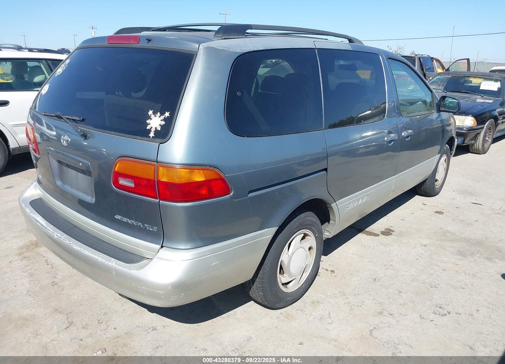 2000 TOYOTA SIENNA XLE VIN: 4T3ZF13C1YU306326