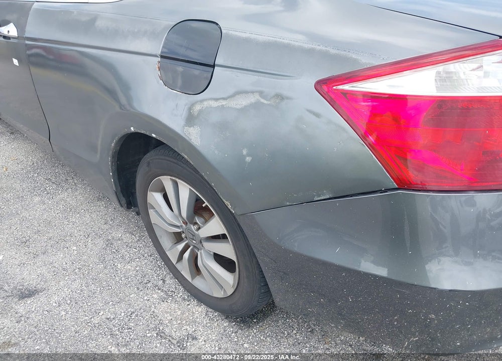 2010 HONDA ACCORD VIN: 1HGCS1B36AA005561