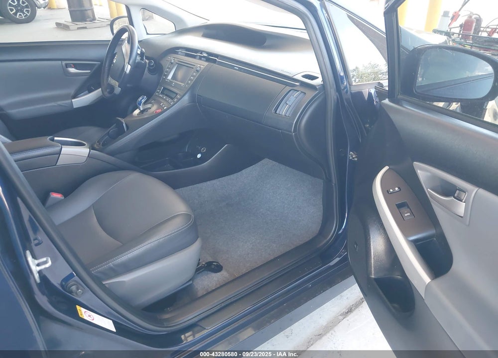 2015 TOYOTA PRIUS VIN: JTDKN3DU2F0467096