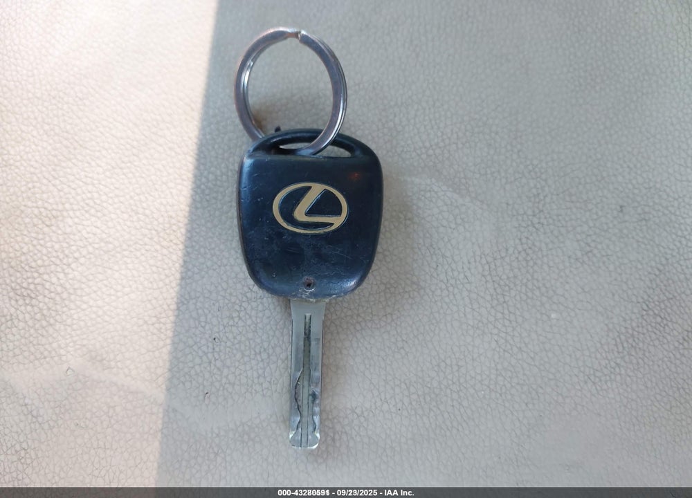 2006 LEXUS ES 330 VIN: JTHBA30G365150389