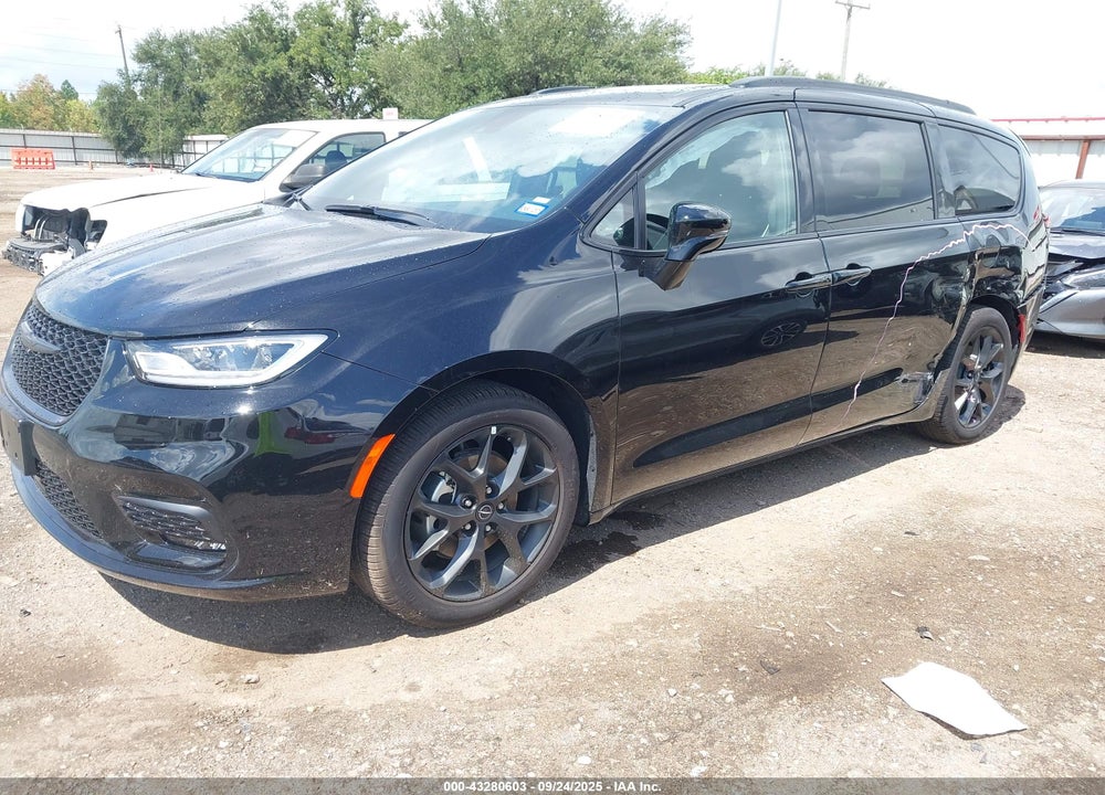 2026 CHRYSLER PACIFICA LIMITED VIN: 2C4RC1GG2TR162181